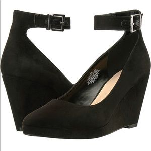 RARE 🦄 - Nine West “Lucylou” Black Wedge Sandal Sz 6 - NWT!